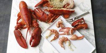 Buy fresh lobster claws from global seafood