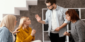 Dealing with Noisy Neighbors: Conflict Resolution Strategies