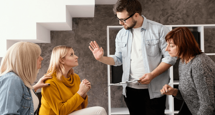 Dealing with Noisy Neighbors: Conflict Resolution Strategies