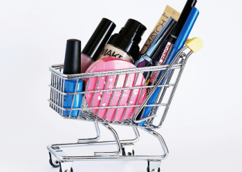 Added to Cart? 9 Reasons Why Hiring a Professional Amazon Review Checker is Beneficial